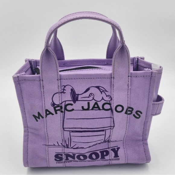 Marc Jacobs Handbags - MARC JACOBS The Tote x Peanuts 🧿